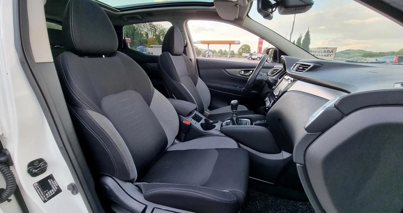 Nissan Qashqai cena 84300 przebieg: 37100, rok produkcji 2017 z Oświęcim małe 781